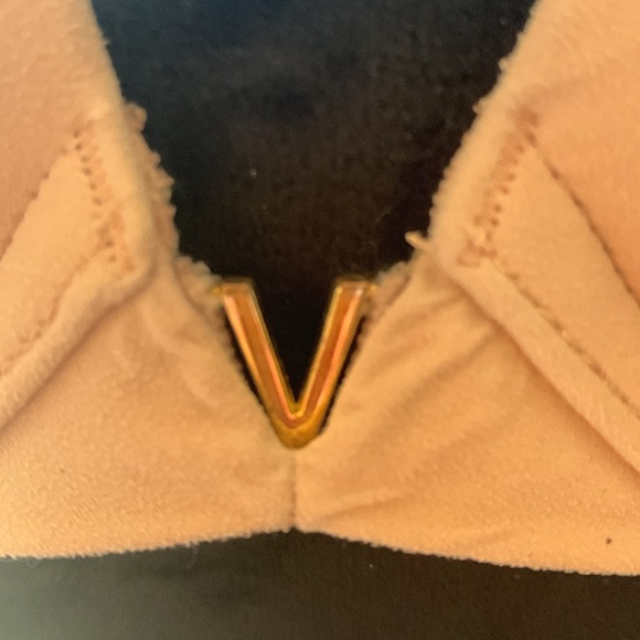 VICTORIA’S SECRET 38D nude push-up bra. LIKE NEW! - Picture 2 of 8